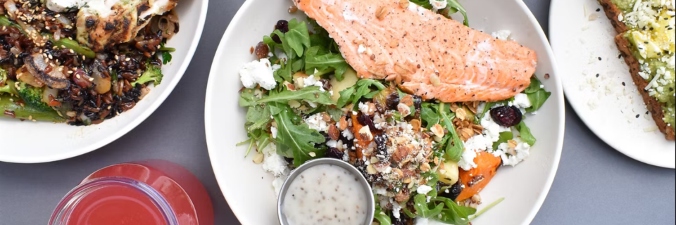 Provides nutritious, well-balanced meals that can be tailored to suit your specific dietary requirements.